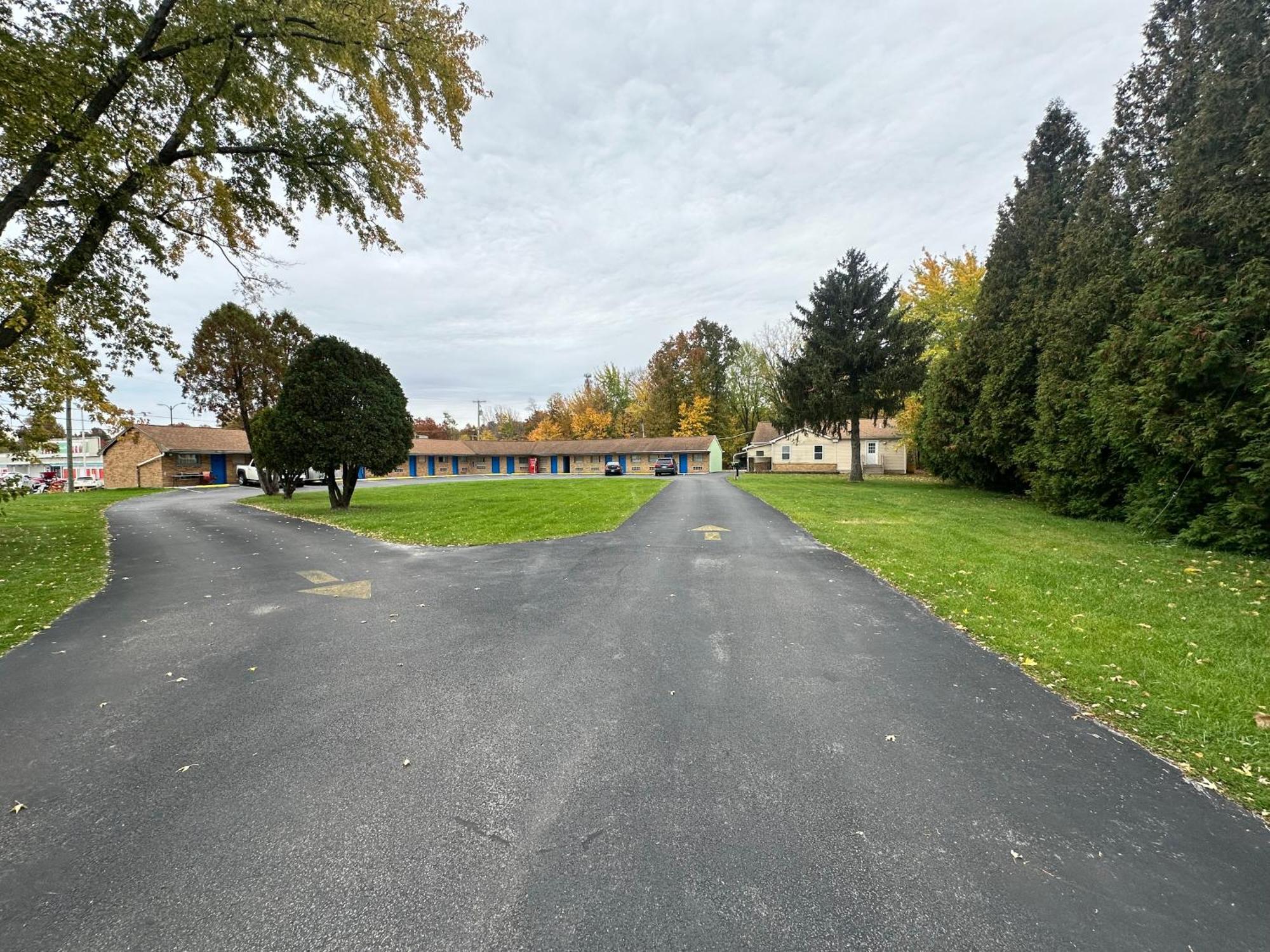 Westgate Manor Motel Austintown & Youngstown Ohio Exterior photo